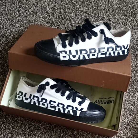 Burberry Sneakers - Picture 1 of 3